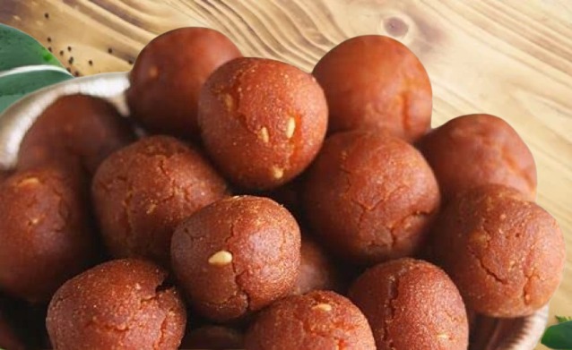 Ch003003_Chettinad Seedai sweet_ Rs.5 per piece